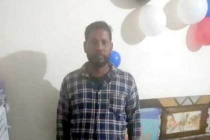 हार्ट अटैक से हुई मौत : व्यक्ति के शव को कुत्तों ने नोचा;  सड़क पर पड़ा रहा, परिजन बोले-कई दिन से बीमार था