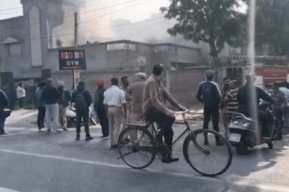 अमृतसर के रेस कोर्स रोड पर कोठी नंबर 166 में लगी भयंकर आग : आग में झुलसकर एक बुजुर्ग की दर्दनाक मौत