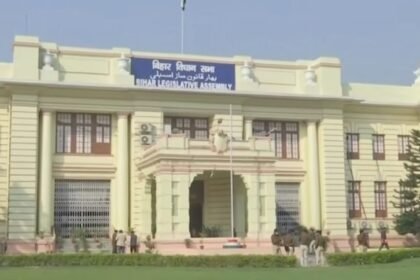 बिहार विधानसभा चुनाव के दूसरे और अंतिम चरण के लिए कल 122 सीटों पर मतदान