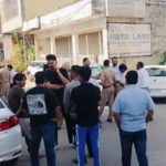 मोहाली में होटल के बाहर बाइक सवार बदमाशों ने चलाई गोलियां : पार्किंग में खड़े कर्मचारी ने भागकर बचाई जान, दो कारों को नुकसान; इलाके में मची अफरातफरी