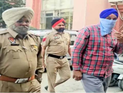 सवा करोड़ की ड्रग मनी गायब करने के आरोप में गिरफ्तार मुंशी से पुलिस ने 13 लाख रुपए किए बरामद, जमीन में दबाए थे 10 लाख