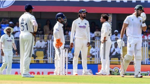 कप्तान ऋषभ पंत ने खोया आपा : पंत मैदान पर कुलदीप यादव पर क्यों भड़के, देखिये वीडियो….