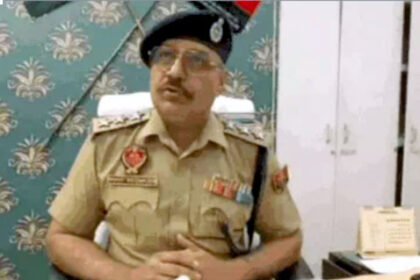 टॉयलेट के बहाने थाने से भागा आरोपी : एसआई को दिया धक्का, दो पुलिस कर्मी घायल, लोगों ने आरोपी को पकड़ा