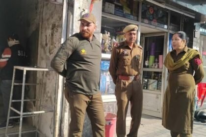 अंग्रेजी अखबार के दफ्तर में  SIA की छापेमारी : एके-47 और पिस्टल की गोली व ग्रेनेड का लीवर बरामद