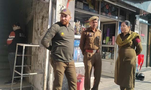 अंग्रेजी अखबार के दफ्तर में  SIA की छापेमारी : एके-47 और पिस्टल की गोली व ग्रेनेड का लीवर बरामद