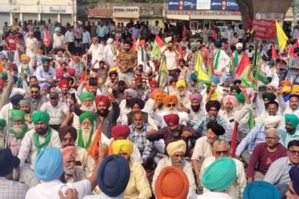 बिजली बोर्ड के कर्मचारियों का रोष प्रदर्शन: लुधियाना में मंत्री अरोड़ा के घर का घेराव, माहौल तनावपूर्ण