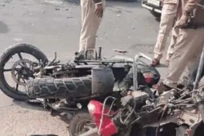 रामामंडी रेलवे स्टेशन के सामने तीन बाइकें आपस में टकराई जिसमें 6 लोग गंभीर घायल, चार नीग्रो 2 पंजाबी,ओवरटेक करते हुआ हादसा, निजी अस्पाताल भर्ती