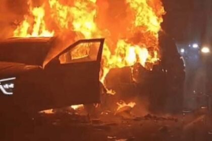 दिल्ली जालंधर नेशनल हाईवें एक्सीडेंट, 2 की मौत, 3 लोग गंभीर जख्मी : कारों के भरे एक कैंटर से एक के बाद एक 2 कारे टकराई , आटों एक्टिवा,मोटरसाइकल एक के बाद एक टकराए