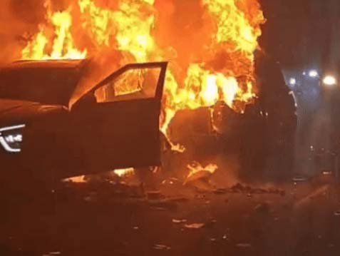 दिल्ली जालंधर नेशनल हाईवें एक्सीडेंट, 2 की मौत, 3 लोग गंभीर जख्मी : कारों के भरे एक कैंटर से एक के बाद एक 2 कारे टकराई , आटों एक्टिवा,मोटरसाइकल एक के बाद एक टकराए