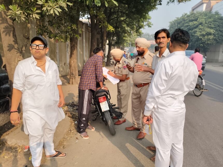 जालंधर में दिनदहाड़े लूट की वारदात: वीर बबरीक चौक के पास स्कूटर सवार से सोने की चेन छीनकर फरार हुए लुटेरे, घायल हुआ पीड़ित