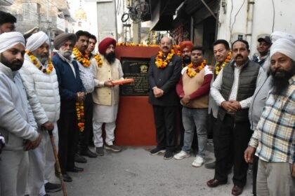 कैबिनेट मंत्री ने 59 लाख रुपये की लागत वाले दो सड़क प्रोजेक्टों का नींव पत्थर रखा 