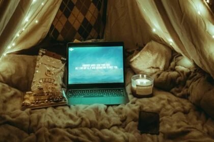 सोशल मीडिया से OTT प्लेटफॉर्म तक भ्रामक सूचना पर नियंत्रण की तैयारी