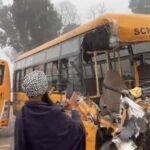 BREAKING : चंडीगढ़ हाईवे पर धुंध की वजह से 2 स्कूली बसों में टक्कर :  एक बस रॉन्ग साइड आ रही थी, ड्राइवर की टांग टूटी, सिर फटा, 3 बच्चे घायल