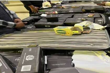 अमृतसर: श्री गुरु रामदास इंटरनेशनल एयरपोर्ट पर 67,600 विदेशी सिगरेट बरामद, क्वालालंपुर से आए दो यात्री हिरासत में