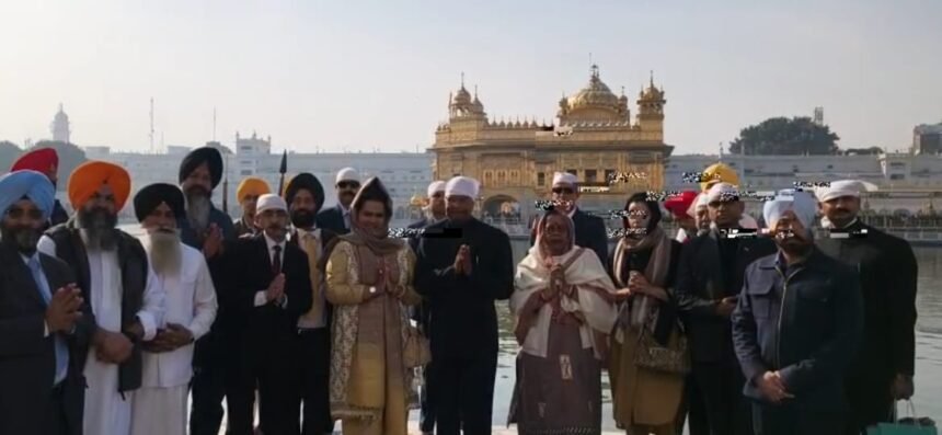 श्री हरमंदिर साहिब में पूर्व राष्ट्रपति रामनाथ कोविंद ने टेका माथा, पूरी की तीन साल पुरानी भावनात्मक इच्छा**