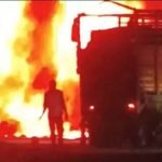 कर्नाटक के चित्रदुर्ग में लॉरी से टक्कर के बाद स्लीपर बस में आग: 10 जिंदा जले;  30 से ज्यादा यात्री सवार थे