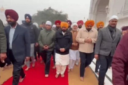 पंजाब के मुख्यमंत्री अकाल तख्त पर पेश : नंगे पैर नजरें झुकाकर आए भगवंत मान; जत्थेदार कुलदीप सिंह गड़गज को बयानबाजी-वीडियो पर स्पष्टीकरण देंगे