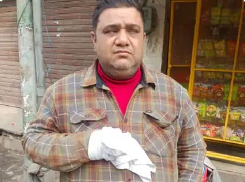 जालंधर में पाल अस्पताल के नजदीक किरयाना कारोबारी से लूटपाट : हजारों की नकदी- मोबाइल छीना, बाइक पर आए चार नकाबपोश लुटेरे