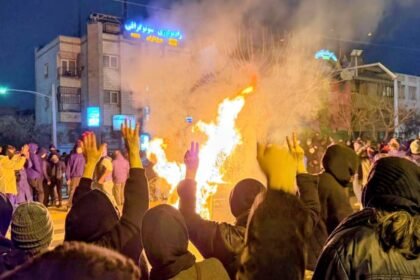 ईरान प्रोटेस्ट: मरने वालों की संख्या 2,000 के पार