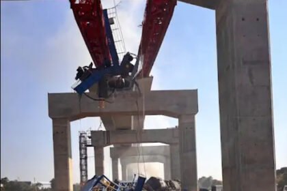 थाईलैंड में तेज रफ्तार से चल रही पैसेंजर ट्रेन पर 65 फीट ऊंचाई से एक क्रेन गिरी: 22 की मौत-80 घायल, ज्यादातर स्कूली छात्र