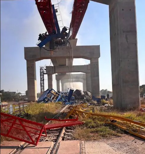 थाईलैंड में तेज रफ्तार से चल रही पैसेंजर ट्रेन पर 65 फीट ऊंचाई से एक क्रेन गिरी: 22 की मौत-80 घायल, ज्यादातर स्कूली छात्र