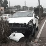 जालंधर-अमृतसर हाईवे पर लंबा पिंड चौक के पास हादसे से मची अफरा-तफरी : ट्रक से टकराई कार डिवाइडर पर चढ़ी