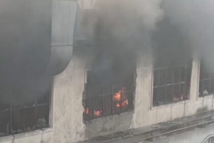 लुधियाना में आग का तांडव: फैक्ट्री धू-धू कर जली, दमकल टीमें तैनात