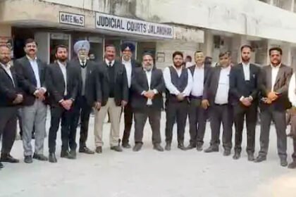 वकीलों की हड़ताल से जालंधर कोर्ट परिसर में सन्नाटा, मुवक्किल परेशान