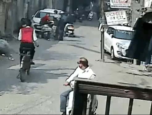 लुधियाना में दिनदहाड़े लूट कांड: कारोबारी पर सुआ से हमला, बाजार बना मूकदर्शक