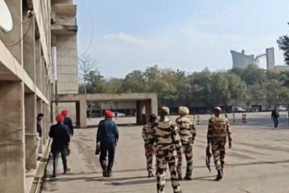 चंडीगढ़ में बम धमकी से हड़कंप : CM ऑफिस-कोर्ट खाली, हरियाणा सचिवालय भी सतर्क,CRPF तैनात