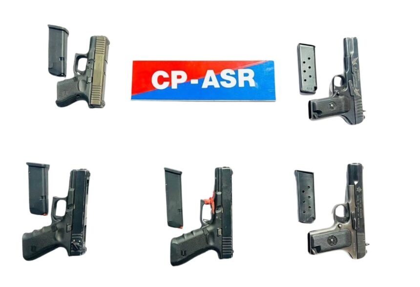 अमृतसर कमिश्नरेट पुलिस की बड़ी कामयाबी, पाकिस्तान लिंक वाले अवैध हथियार तस्करी नेटवर्क का भंडाफोड़, 2 आरोपी गिरफ्तार, Glock 9mm समेत 5 आधुनिक पिस्तौल बरामद