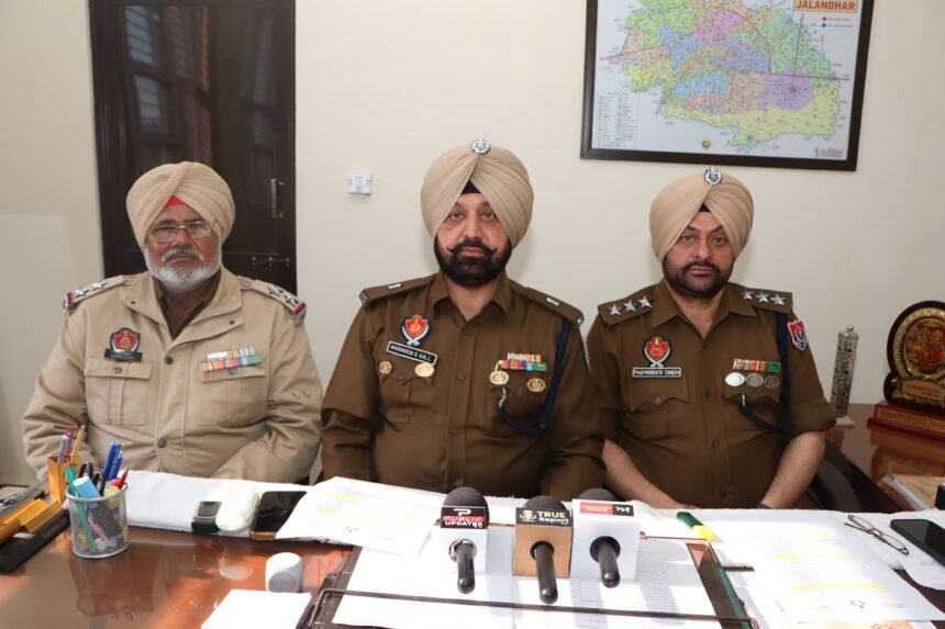 जालंधर में 19.10 लाख की फर्जी लूट का सनसनीखेज खुलासा: बीमा क्लेम के लिए खुद रची साजिश, दो आरोपी गिरफ्तार, महिला व पति नामजद