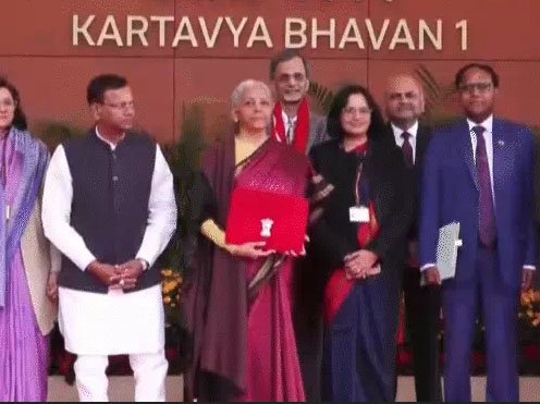 बजट 2026 LIVE: निर्मला सीतारमण ने शुरू किया 9वां बजट भाषण, मिडिल क्लास को 13 लाख तक टैक्स छूट की आस