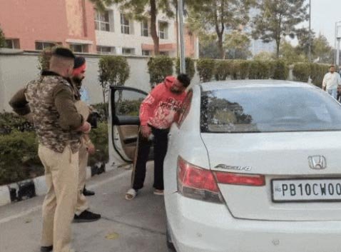 ऑपरेशन प्रहार 2.0 का दूसरा दिन: महिला सिंगर हेरोइन के साथ काबू, BMW से नशा तस्करी का भंडाफोड़