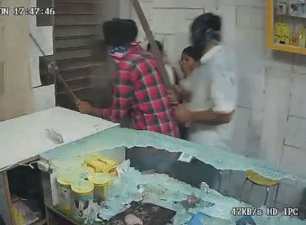 होशियारपुर में लूट की कोशिश नाकाम: दुकान में बंद हुए लुटेरे, बोले– भाजी शटर खोल दो, घर जाना है