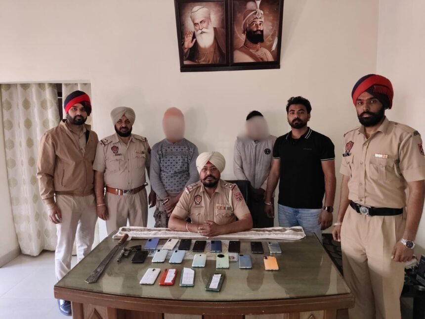 जालंधर पुलिस की बड़ी कार्रवाई: मोबाइल चोर गिरोह काबू, 19 मोबाइल, पिस्तौल और चोरी का मोटरसाइकिल बरामद