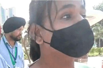 जालंधर अस्पताल में किन्नर का बवाल: नौकरी से मुकरा प्रबंधन, फिर भेदभाव कर किया इनकार, कर्मचारी ने भेजे गलत मैसेज