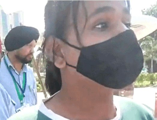 जालंधर अस्पताल में किन्नर का बवाल: नौकरी से मुकरा प्रबंधन, फिर भेदभाव कर किया इनकार, कर्मचारी ने भेजे गलत मैसेज