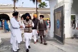 SGPC कर्मचारियों का नया रूप: सिखी पहनावे में पहुंचे दफ्तर, मूल मंत्र से की शुरुआत , सप्ताह में 3 दिन ड्रेस कोड रहेगा लागू