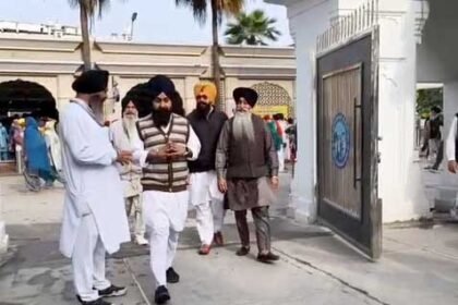 SGPC कर्मचारियों का नया रूप: सिखी पहनावे में पहुंचे दफ्तर, मूल मंत्र से की शुरुआत , सप्ताह में 3 दिन ड्रेस कोड रहेगा लागू