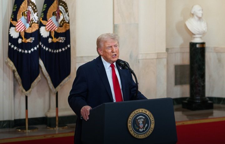 ट्रंप: होर्मुज़ में US की मंज़ूरी के बिना कोई जहाज़ नहीं हिलेगा