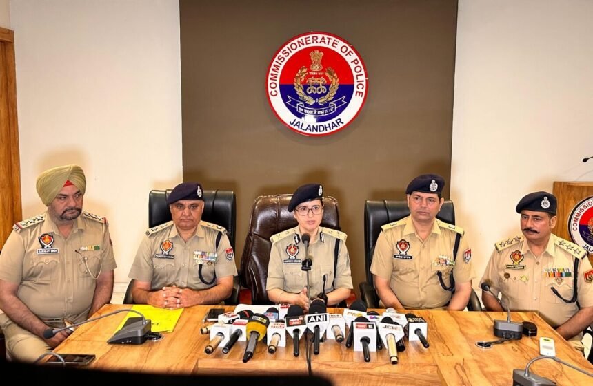 जालंधर कमिश्नरेट पुलिस की बड़ी कामयाबी: पीएनबी बैंक लूटकांड का खुलासा, एक आरोपी गिरफ्तार, हथियार व लूटी गई नकदी बरामद