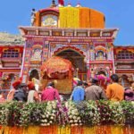 कल खुलेंगे बदरीनाथ धाम के कपाट, सुबह 6:15 बजे होंगे बद्री विशाल के दर्शन, श्रद्धालुओं में भारी उत्साह**