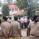 BREAKING  चंडीगढ़ में BJP दफ्तर के बाहर धमाका : दहशत का माहौल, गाड़ी के शीशे टूटे, संदिग्ध स्कूटी दिखी; इलाका सील, ऑफिस वाली रोड बंद
