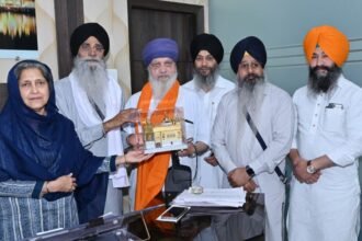 जालंधर के श्रद्धालु ने सचखंड श्री हरमंदिर साहिब की सेवा हेतु 25 लाख रुपये किए समर्पित