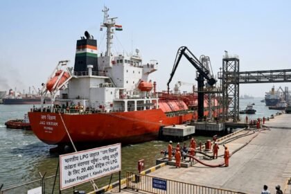 भारतीय LPG जहाज़ ‘जग विक्रम’ कांडला बंदरगाह पहुँचा
