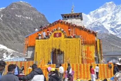 कल खुलेंगे बाबा केदार के कपाट, फूलों से सजाया गया धाम