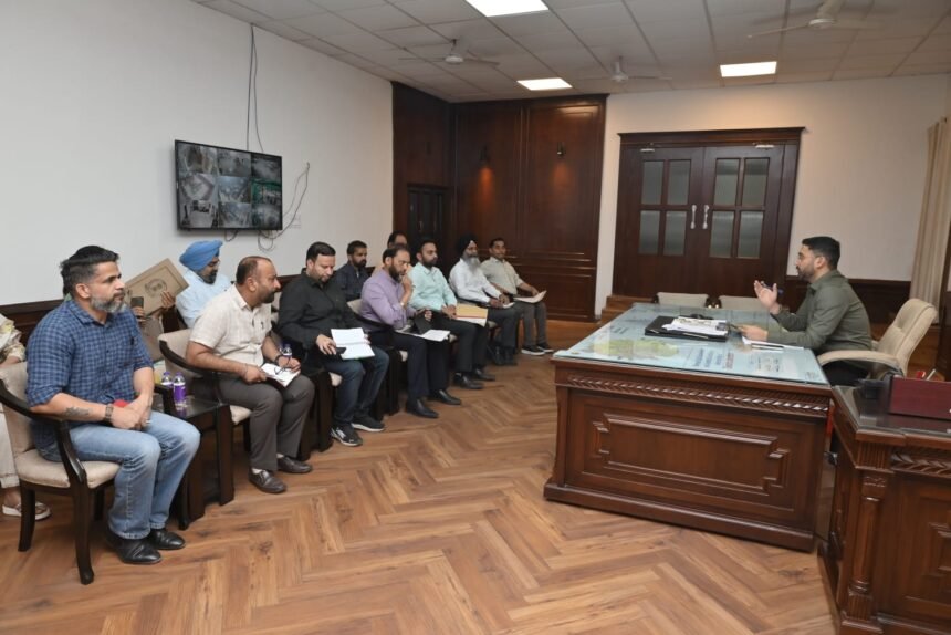 डिप्टी कमिश्नर ने गेहूं की खरीद का लिया जायजा, लिफ्टिंग में तेजी लाने के दिए निर्देश