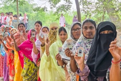 पश्चिम बंगाल चुनाव में टूटा रिकॉर्ड! पहले चरण में 91.58% मतदान, वोट डालने उमड़ी जनता की लंबी कतारें**