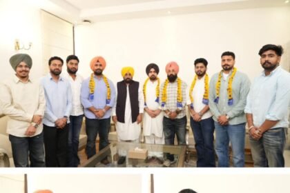 रुस्तम-ए-हिंद जस्सा पट्टी ने थामा ‘झाड़ू’, मुख्यमंत्री भगवंत मान की मौजूदगी में आम आदमी पार्टी में हुए शामिल